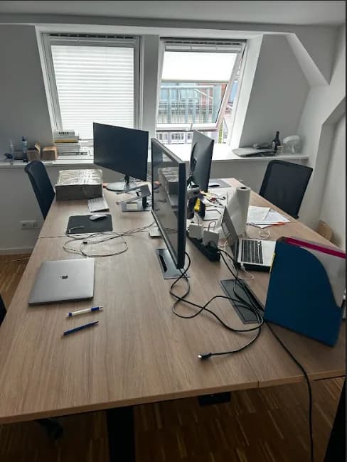 Arbeitsplätze in einem Berliner Büro