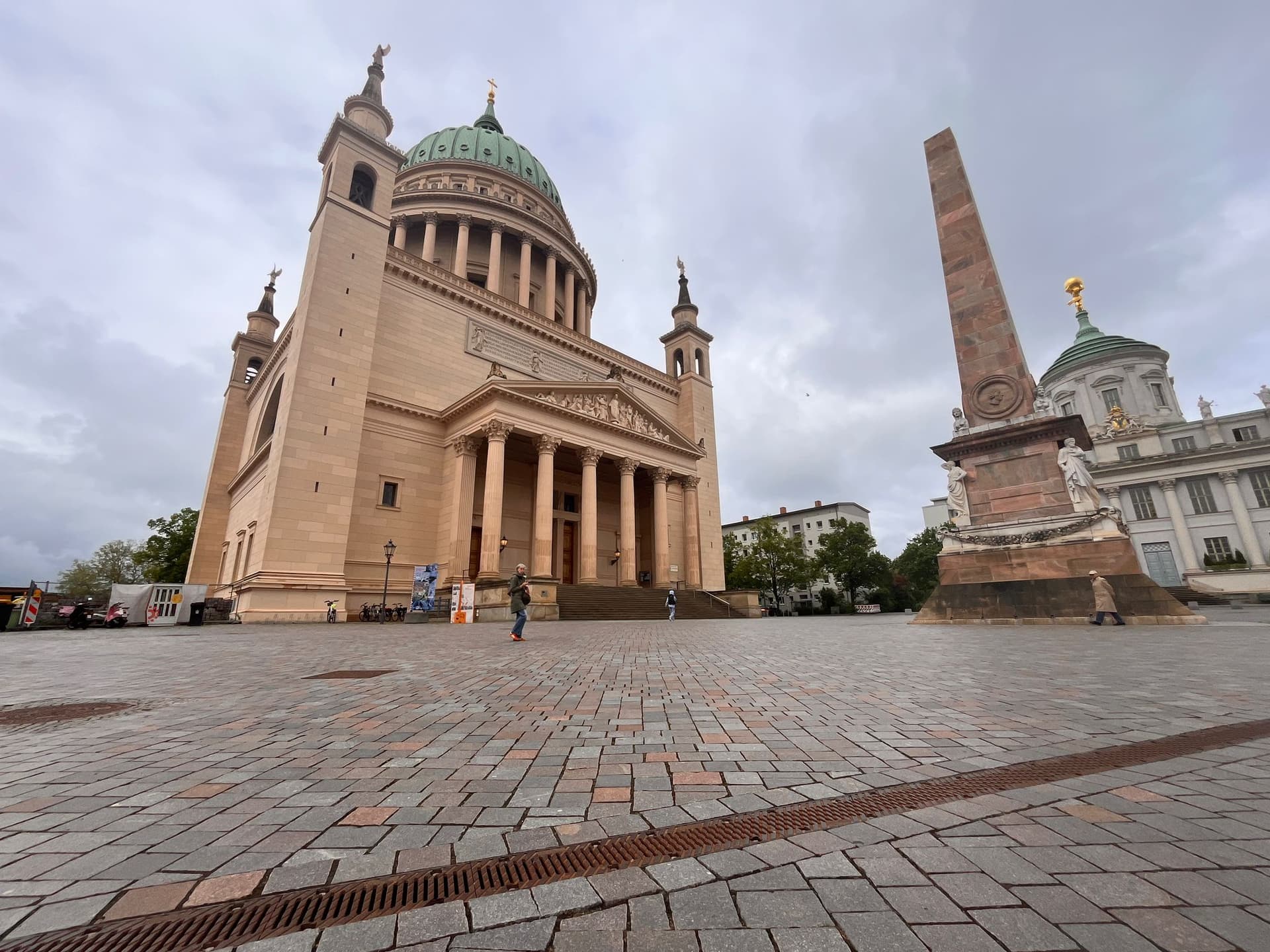 Nikolaikirche, Obelisk und Altes Rathaus am Alten Markt in Potsdam